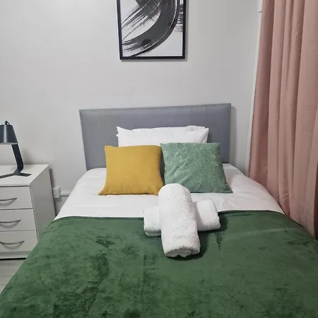 Apartament Marvell Homes For Families, Groups & Contractors Birmingham
